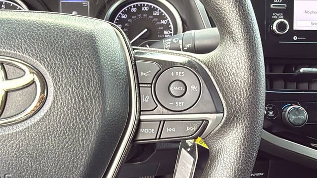 Used 2022 Toyota Camry LE image 21