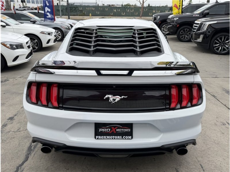 Used 2018 Ford Mustang Coupe RWD image 11