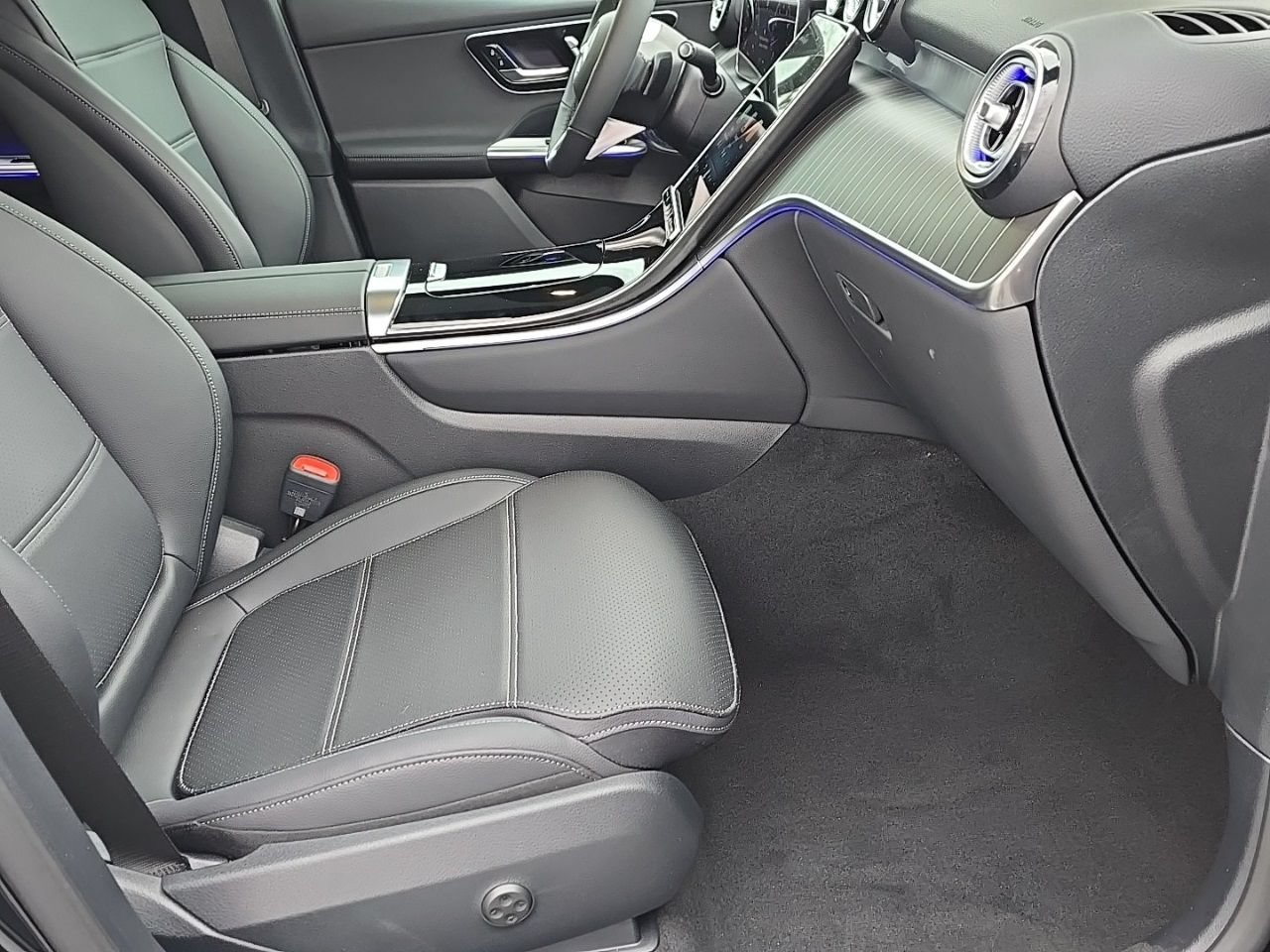New 2026 Mercedes-Benz GLC 300 4MATIC image 36