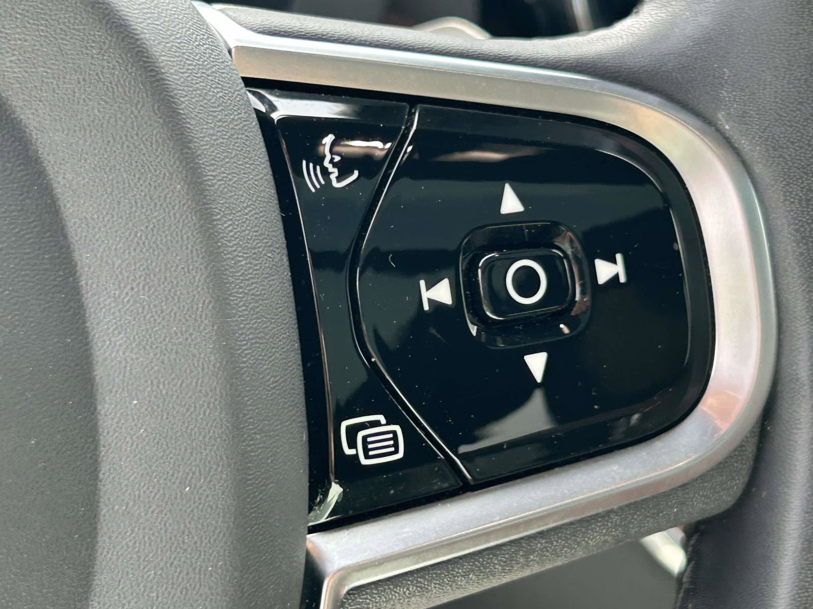 Certified 2024 Volvo XC60 B5 Plus image 23