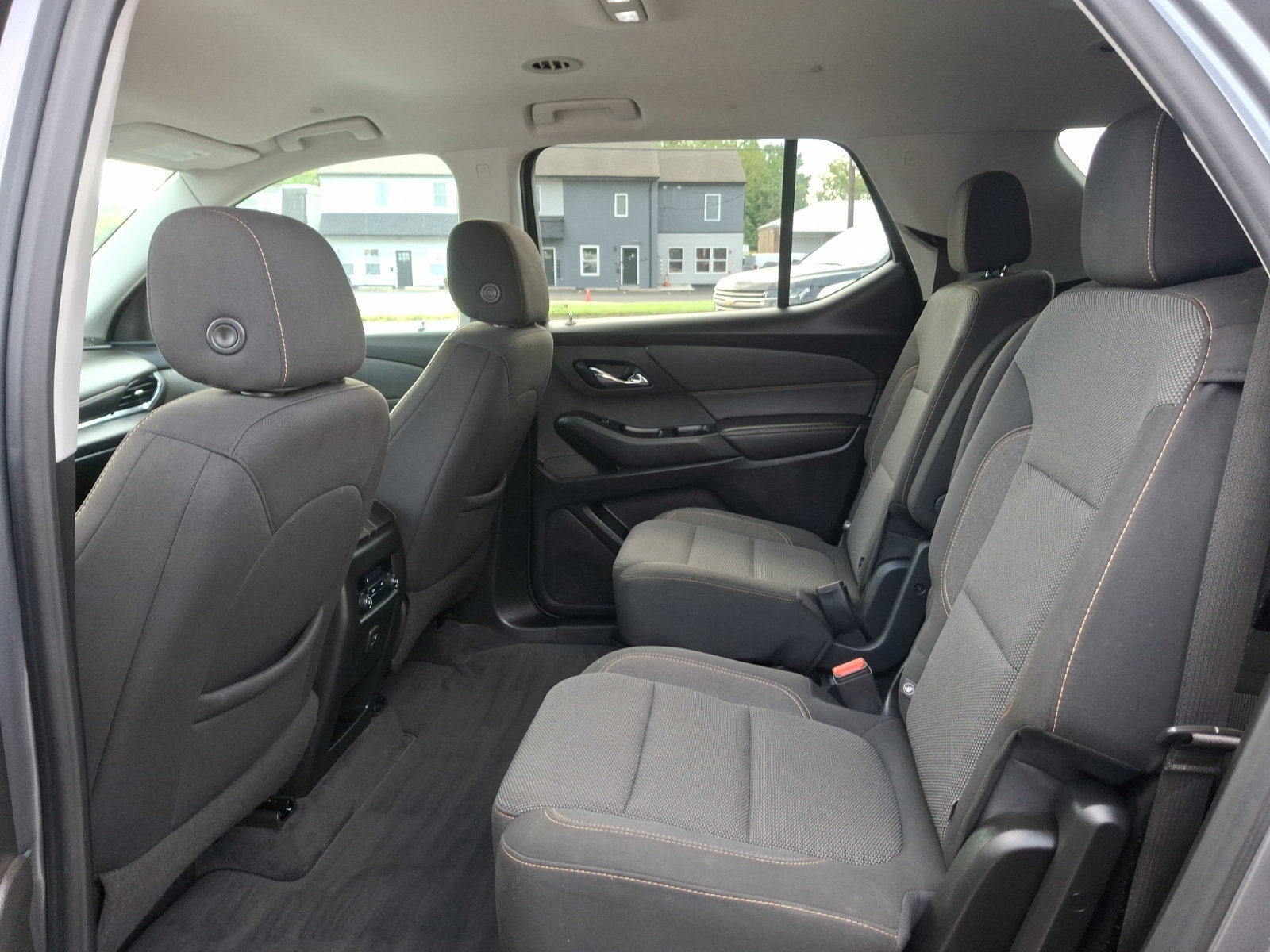Used 2020 Chevrolet Traverse LT w/ Driver Confidence II Package AWD/4WD image 11