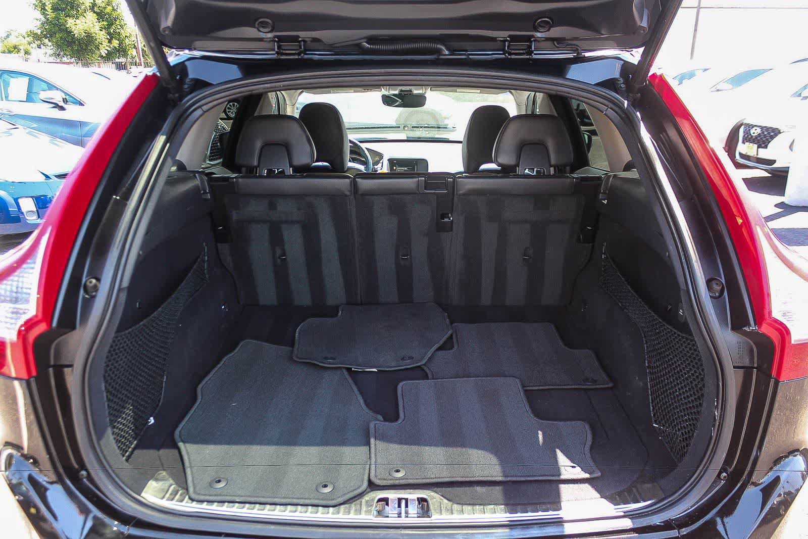 Used 2016 Volvo XC60 T5 Premier w/ Proximity Package FWD image 34
