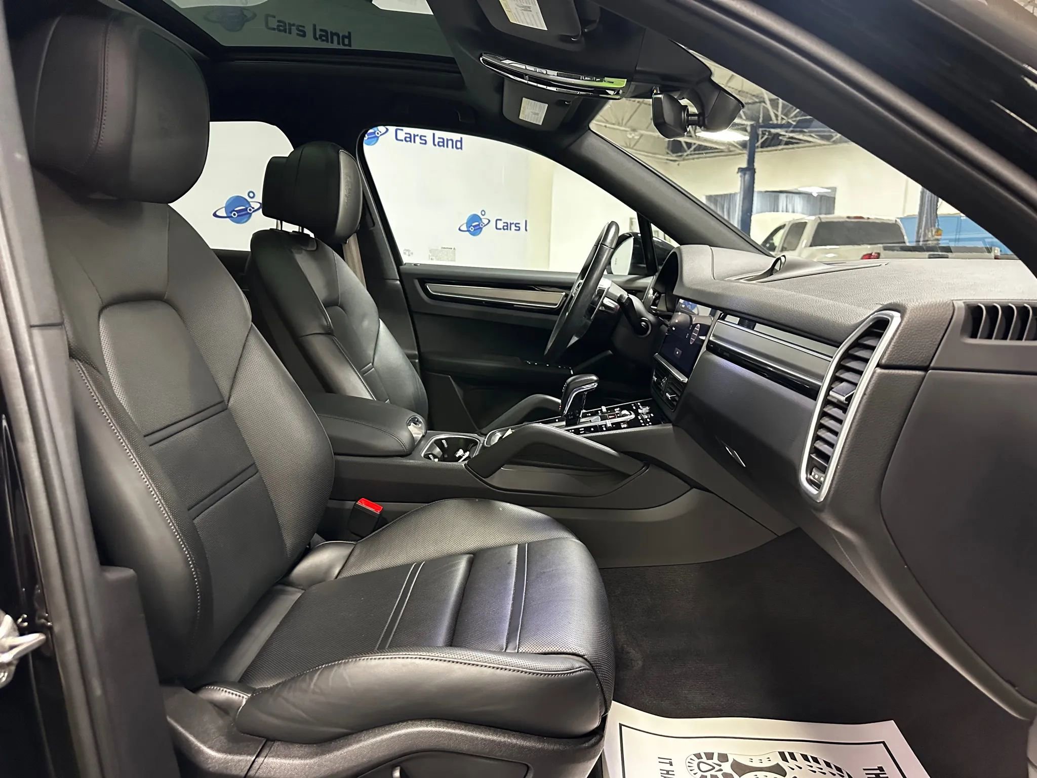 Used 2023 Porsche Cayenne image 24
