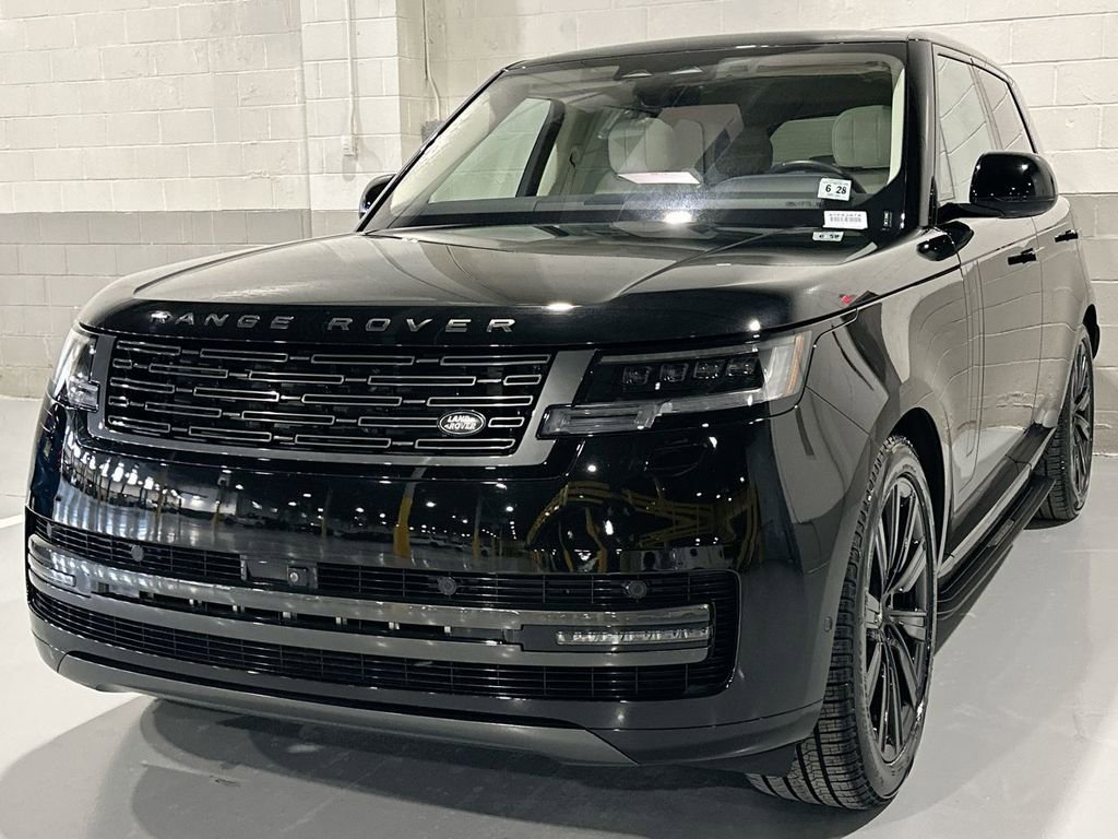 Used 2023 Land Rover Range Rover SE image 1