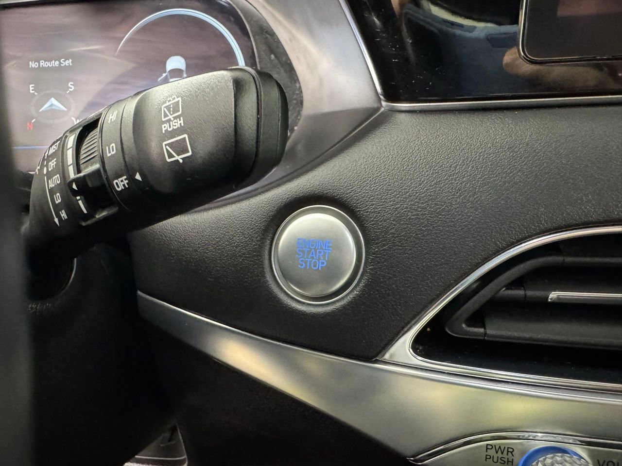 Used 2022 Hyundai Palisade Limited w/ Cargo Package image 22