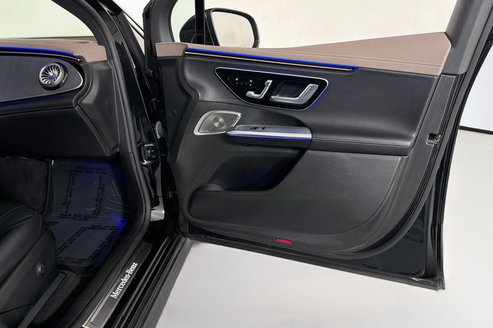 Certified 2023 Mercedes-Benz EQE 350+ 4MATIC SUV w/ AMG Line Exterior Package image 24