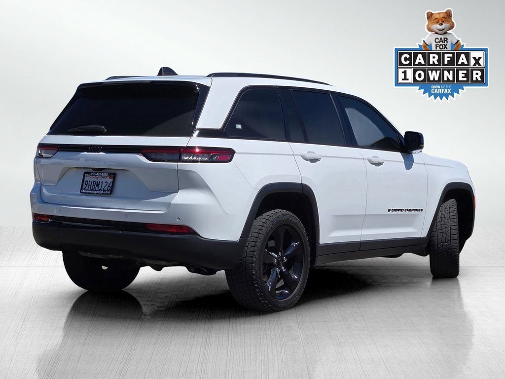 Used 2023 Jeep Grand Cherokee Altitude RWD image 4
