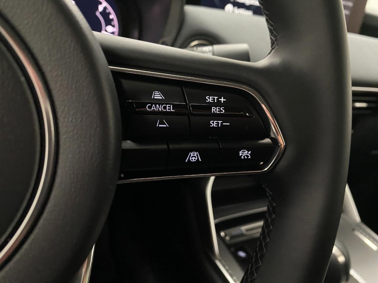 New 2025 MAZDA CX-90 Plug-In Hybrid w/Premium Sport AWD/4WD image 17