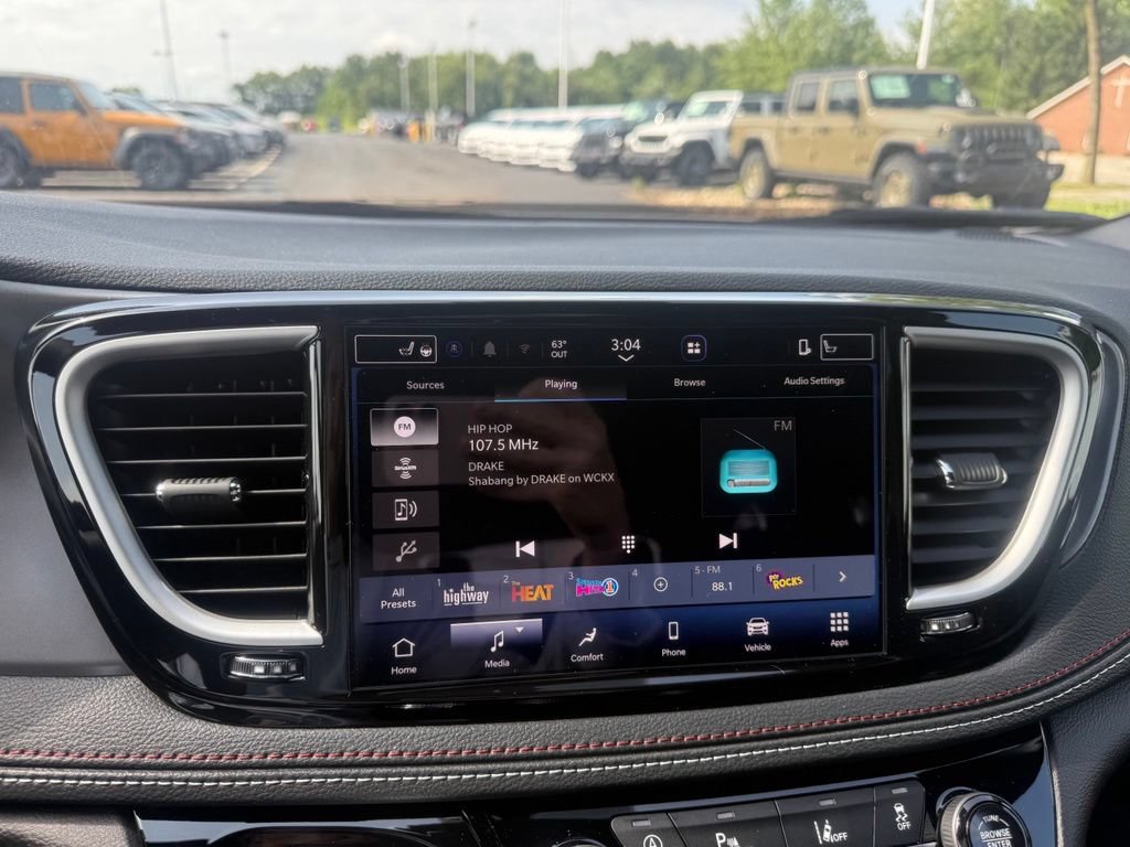 New 2027 Chrysler Pacifica Select FWD image 24