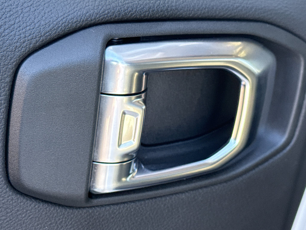 Used 2025 Jeep Wrangler Sahara w/ Safety Group image 31