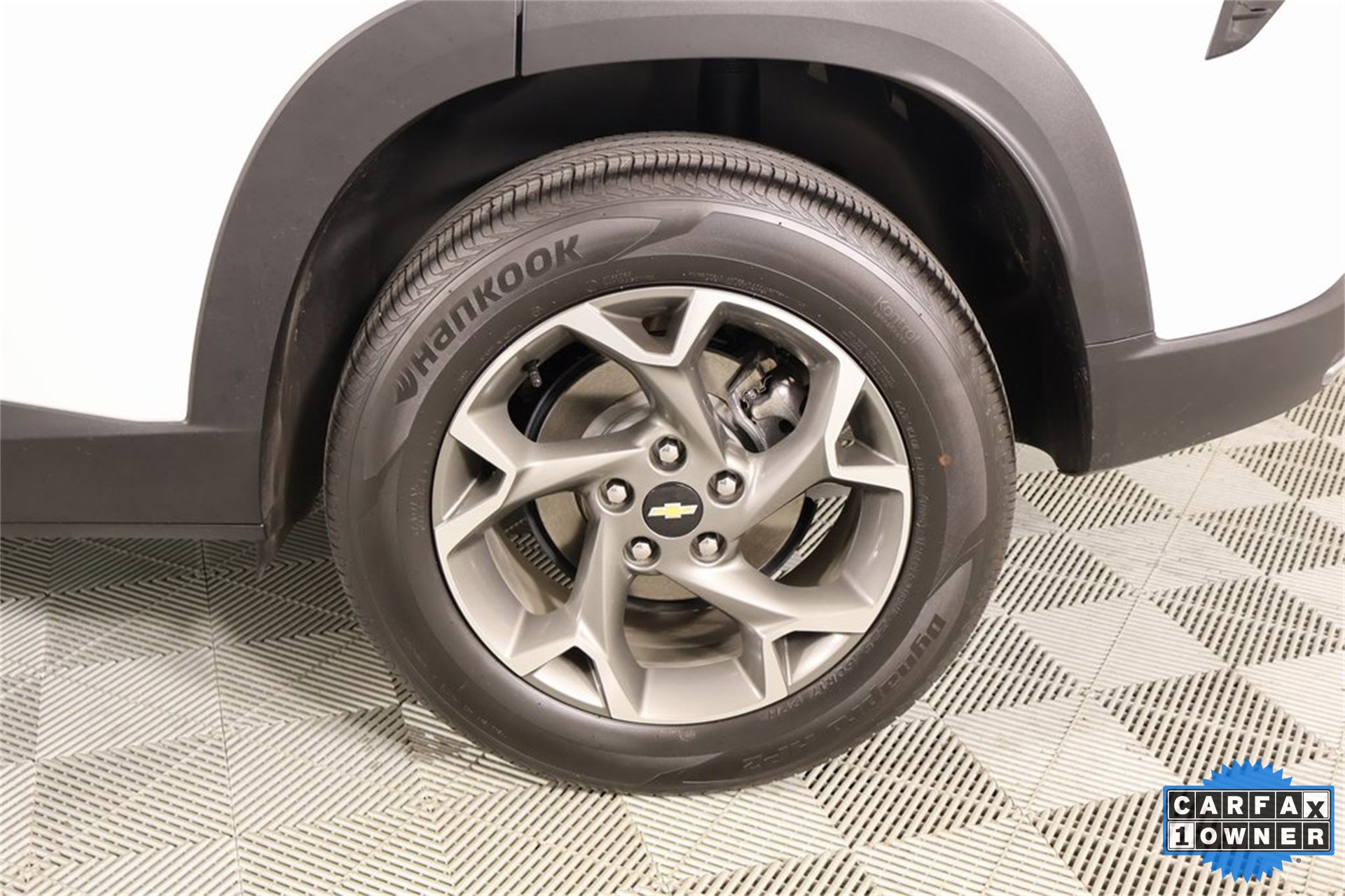 Used 2025 Chevrolet Trax LT w/ LT Convenience Package image 18