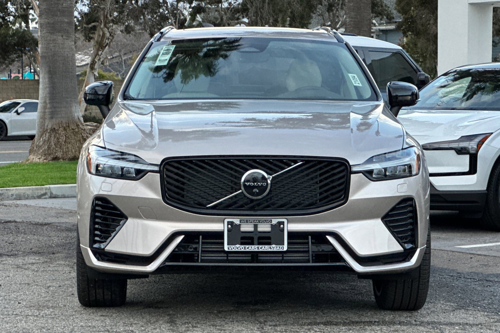 New 2026 Volvo XC60 T8 Ultra w/ Climate Package image 3