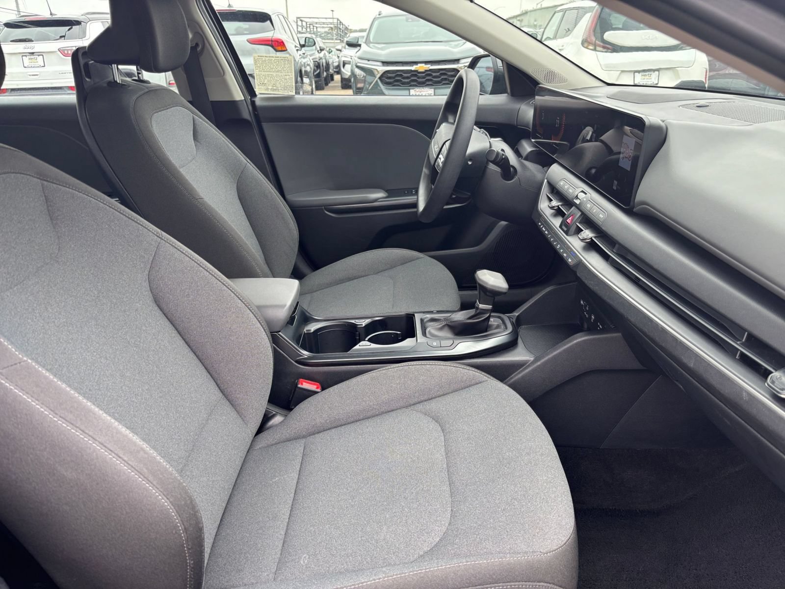 Used 2025 Kia K4 FWD image 35