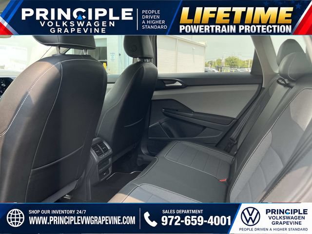 Used 2023 Volkswagen Taos SE w/ Panoramic Sunroof Package FWD image 22
