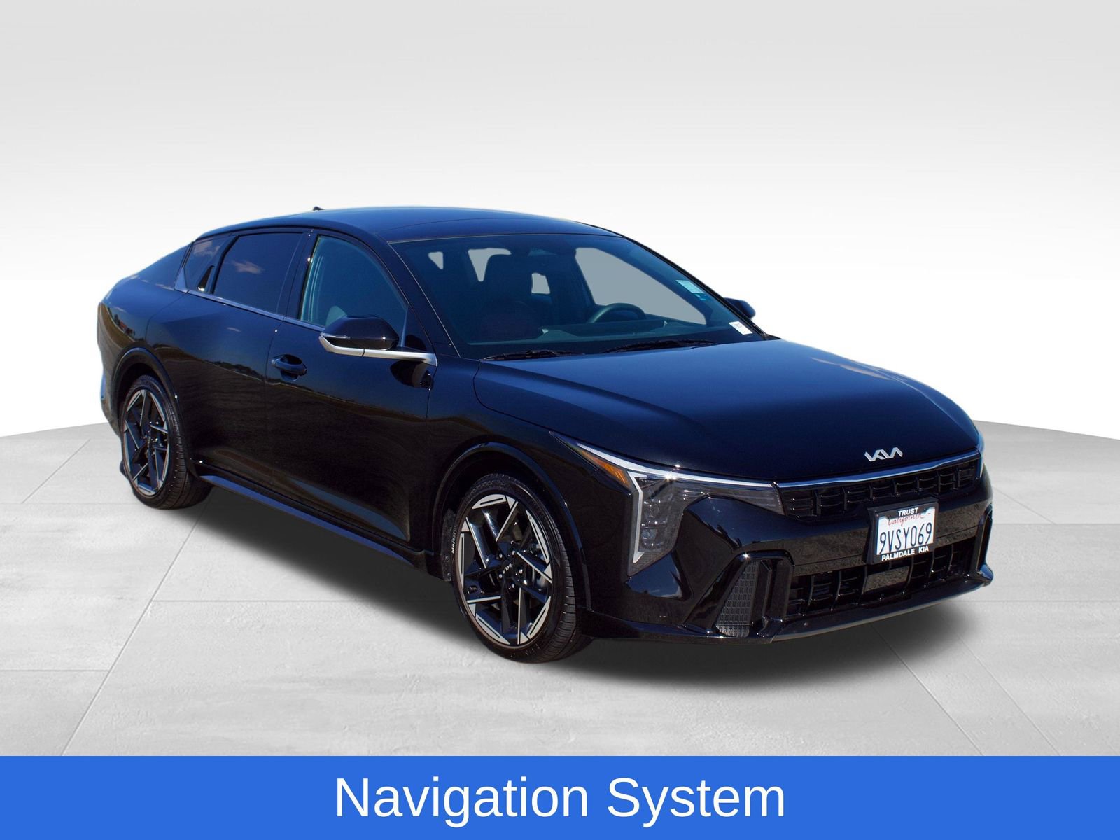 Used 2025 Kia K4 GT-Line w/ GT-Line Premium Package FWD image 2