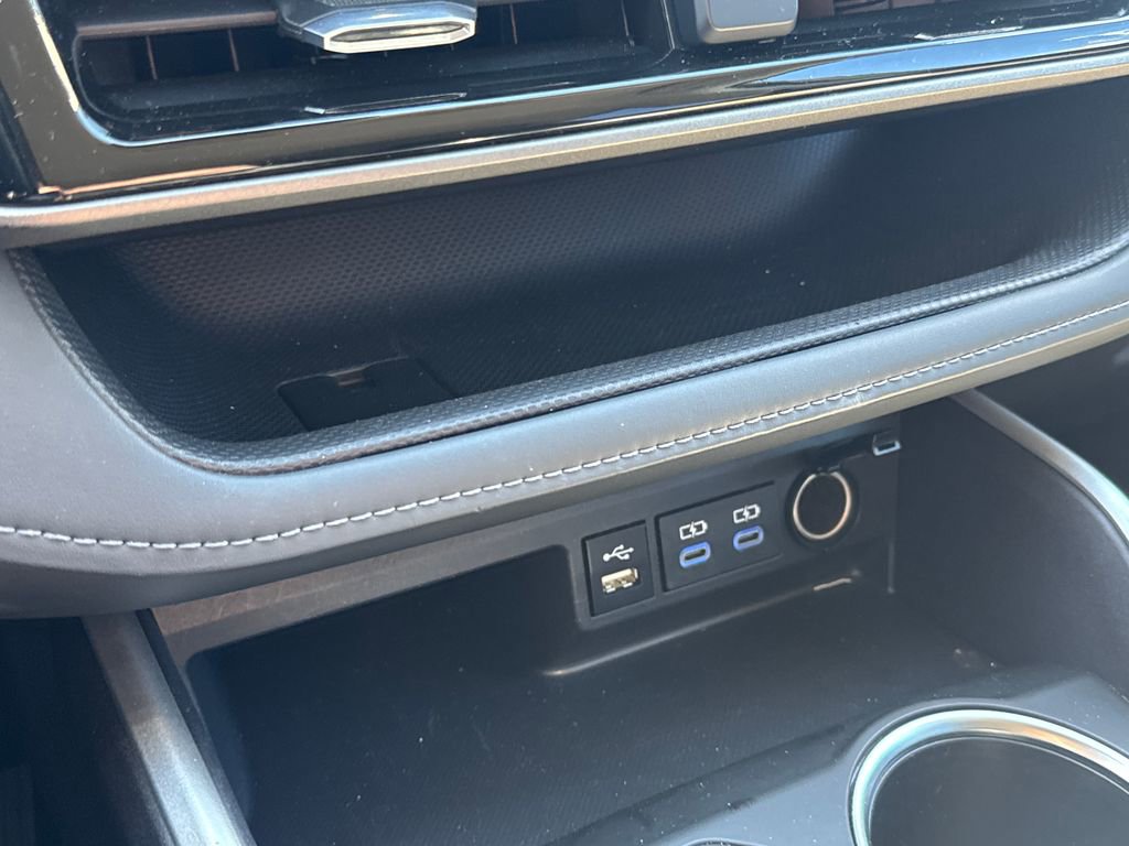 Used 2022 Toyota Highlander LE AWD/4WD image 24