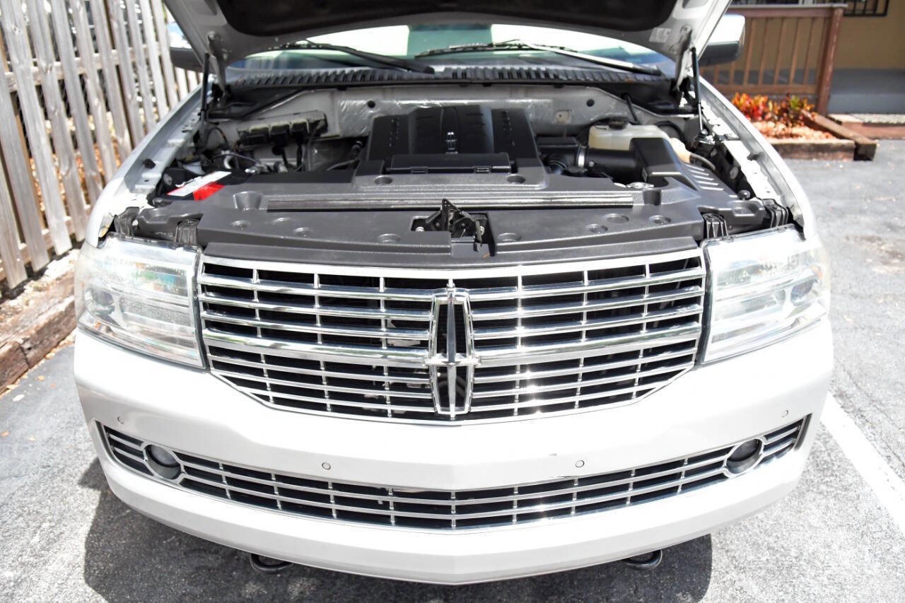 Used 2014 Lincoln Navigator Base 4x2 4dr SUV image 29