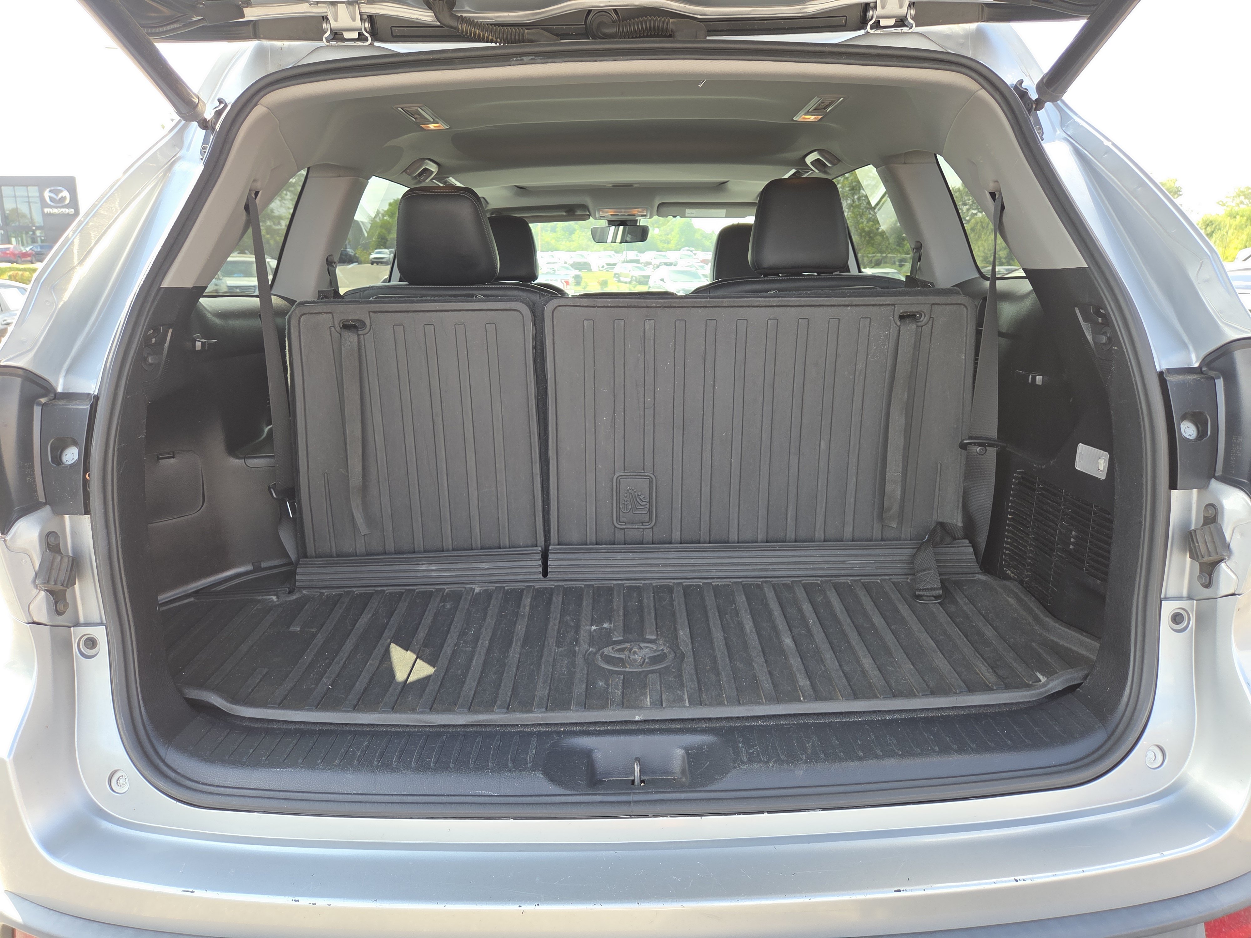 Used 2018 Toyota Highlander SE AWD/4WD image 6