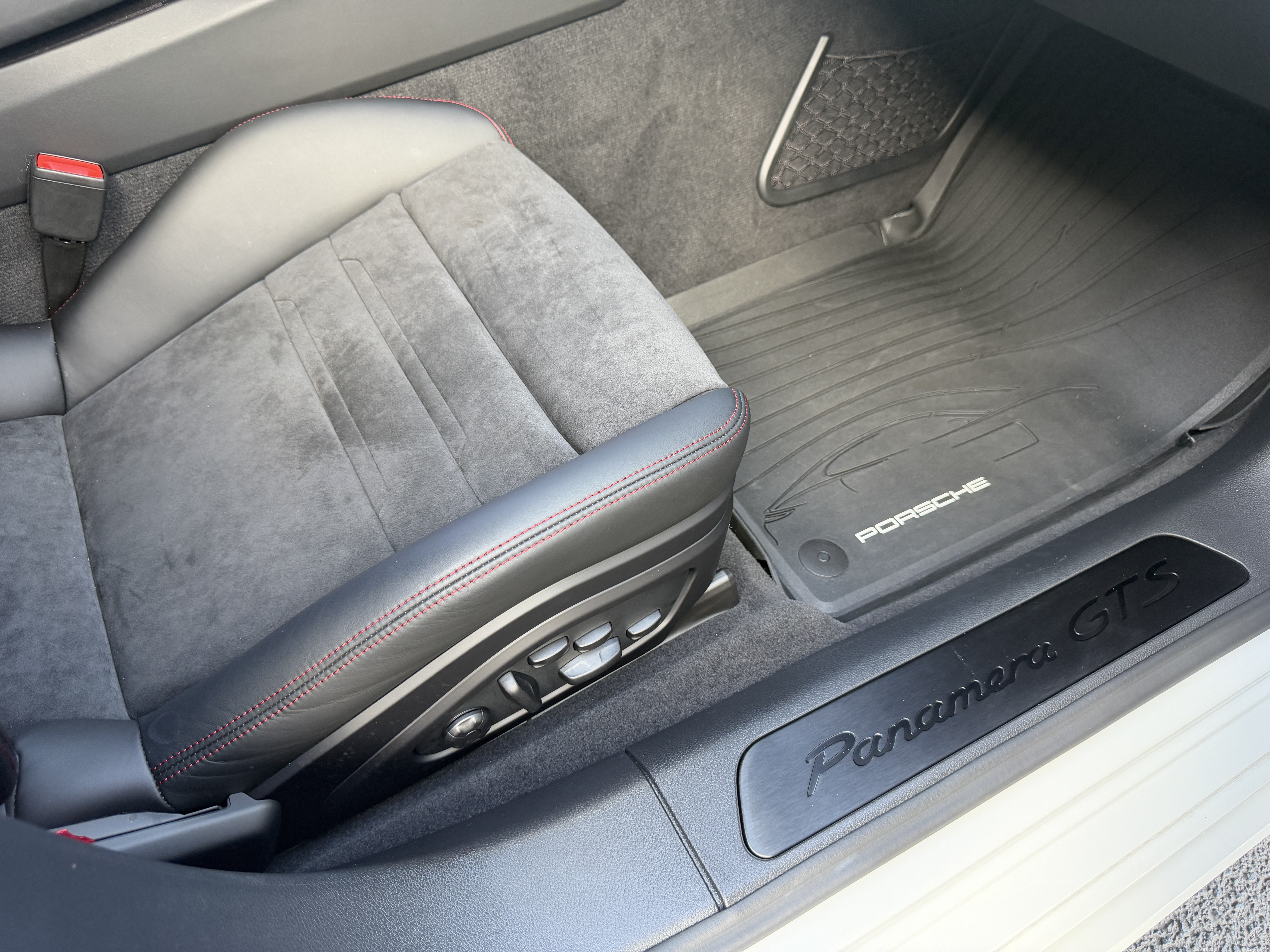 Certified 2023 Porsche Panamera GTS AWD/4WD image 14