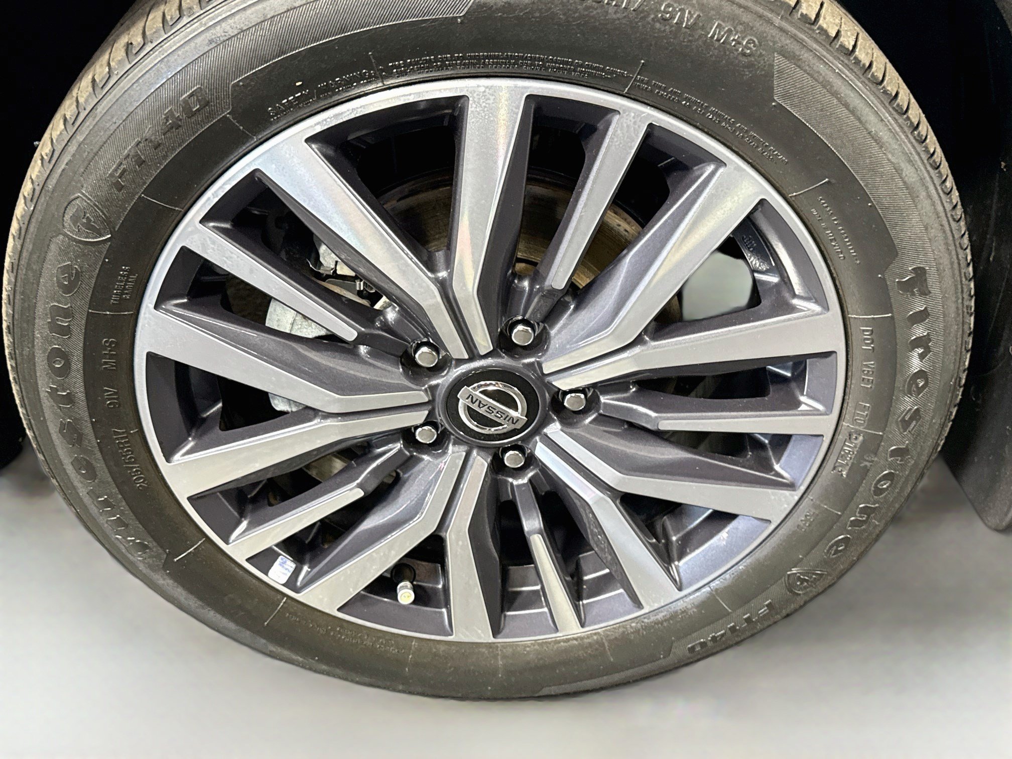Used 2021 Nissan Kicks SV FWD image 38