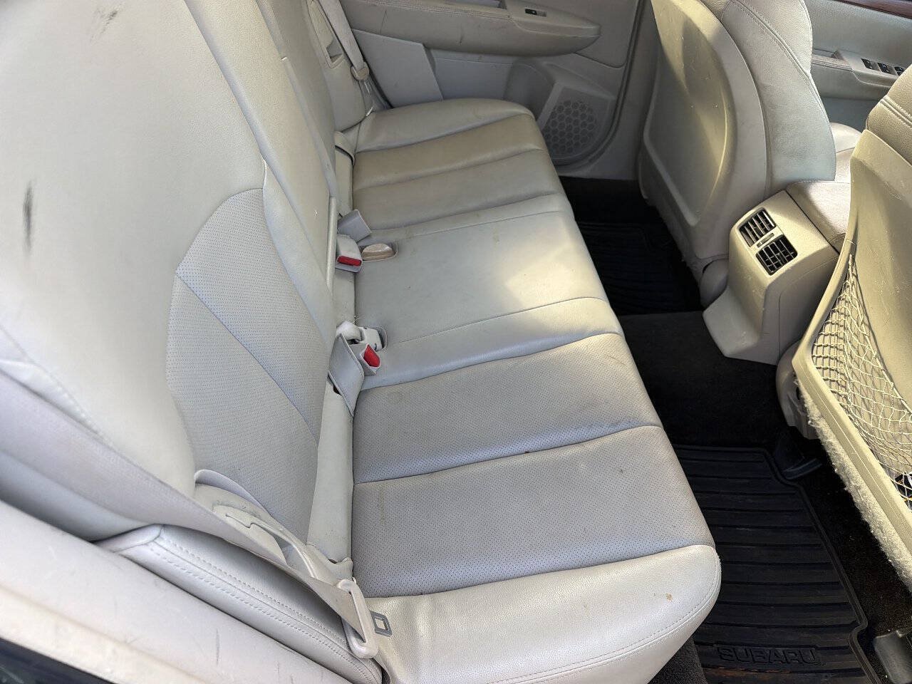 Used 2013 Subaru Outback 2.5i Limited w/ Moonroof Pkg AWD/4WD image 12