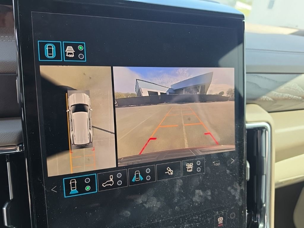 Used 2026 GMC Yukon Denali w/ Denali Reserve Package image 12