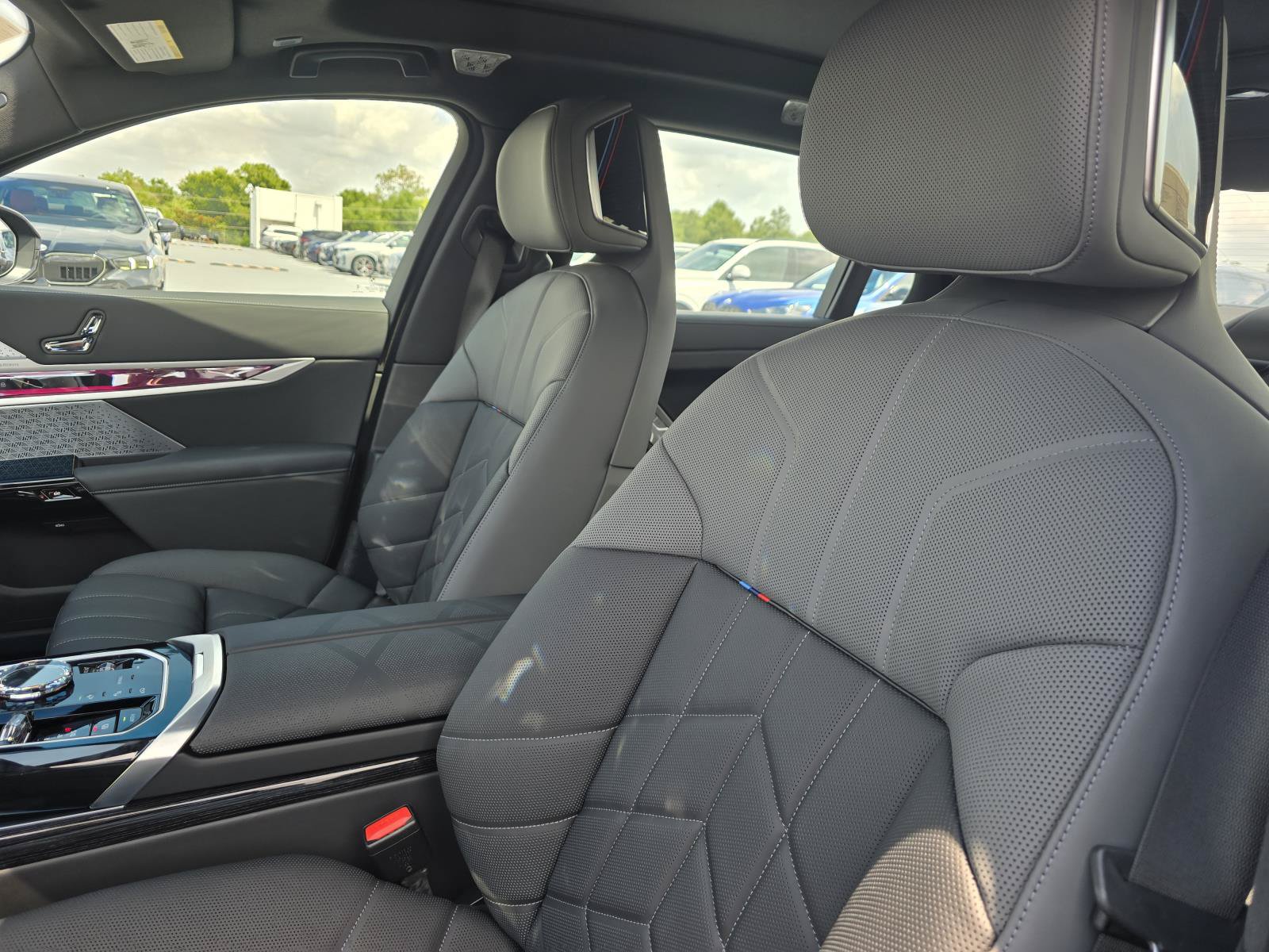 New 2026 BMW 750e xDrive AWD/4WD image 13