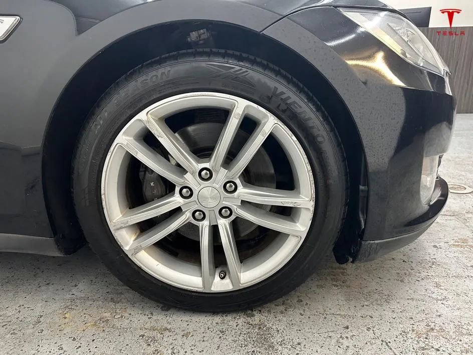 Used 2013 Tesla Model S RWD image 22