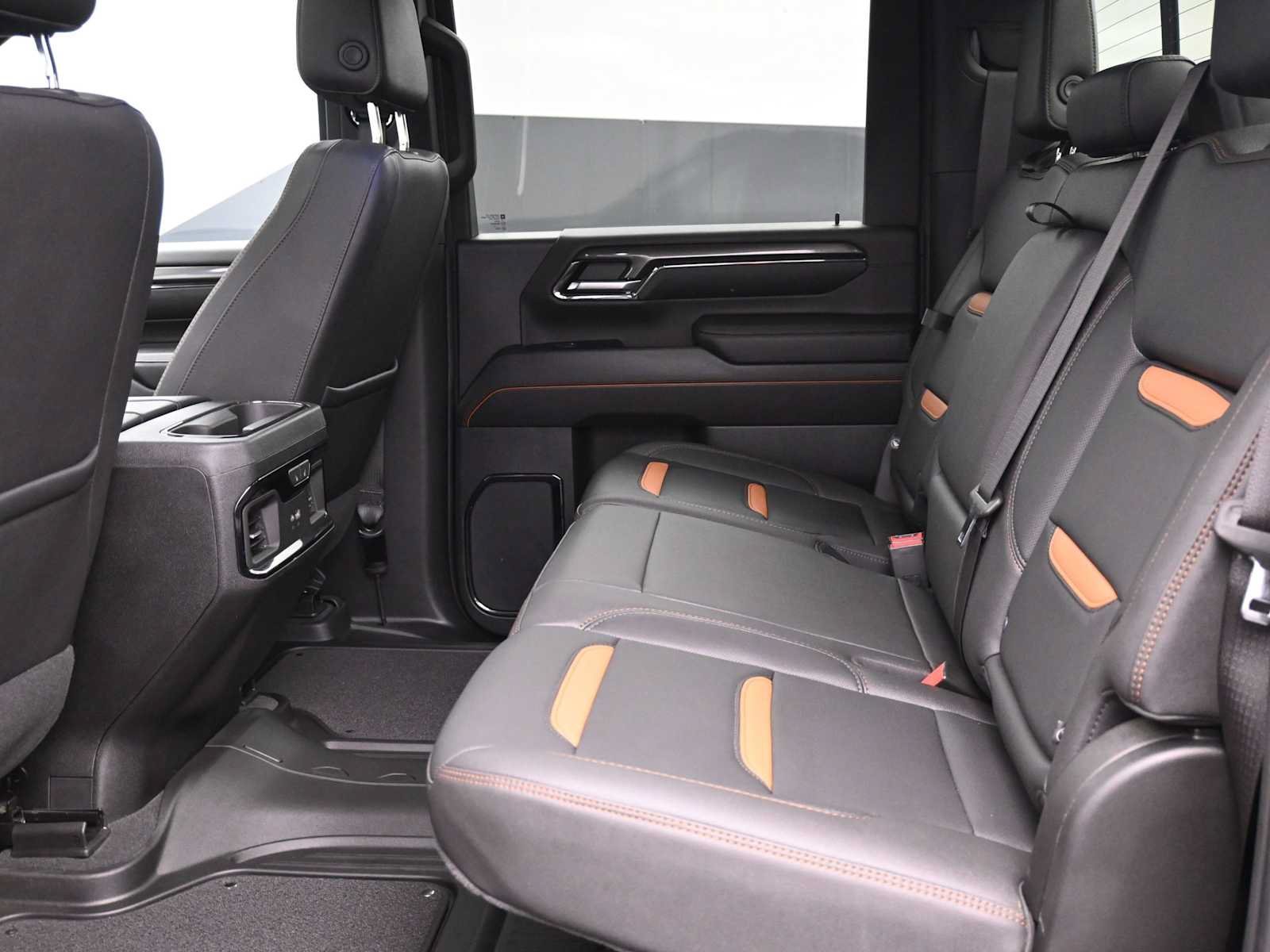 Used 2024 GMC Sierra 2500 AT4 w/ AT4 Preferred Package AWD/4WD image 14