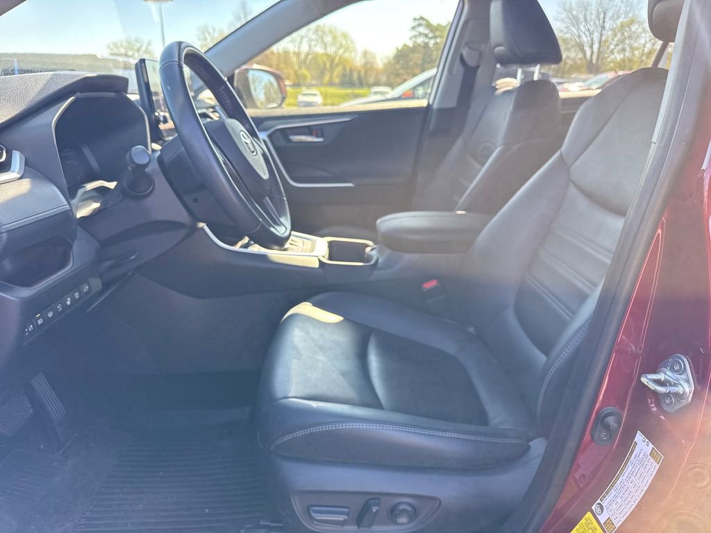 Used 2023 Toyota RAV4 Limited AWD/4WD image 6