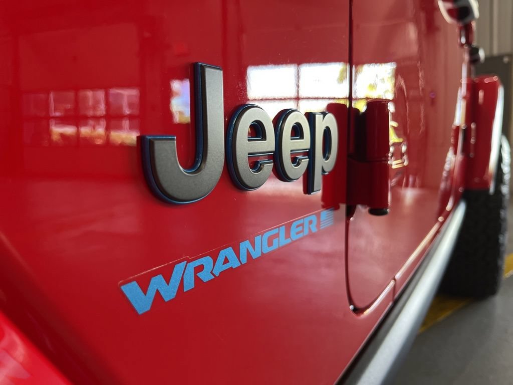 Used 2024 Jeep Wrangler Unlimited Rubicon 4xe AWD/4WD image 14