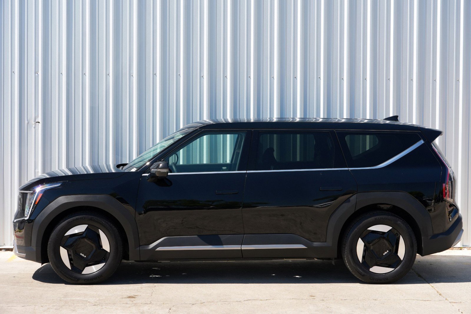 Used 2025 Kia EV9 Light Long Range image 48