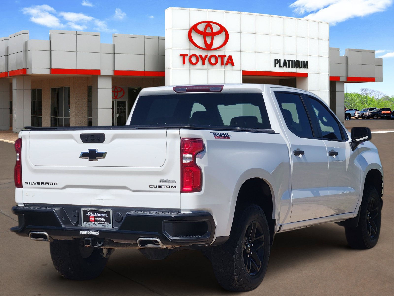 Used 2021 Chevrolet Silverado 1500 Custom Trail Boss w/ Safety Confidence Package AWD/4WD image 4