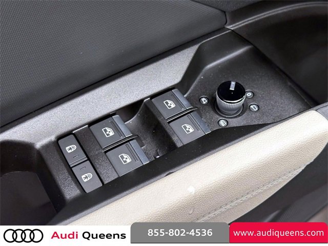 Used 2025 Audi Q4 e-tron Premium Plus w/ Premium Plus image 18