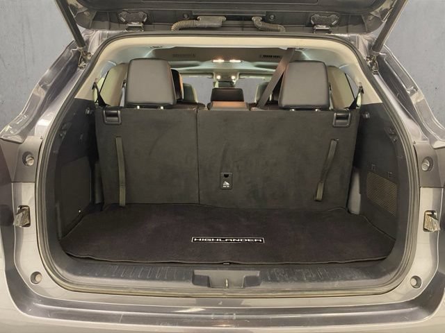 Used 2021 Toyota Highlander Limited AWD/4WD image 23