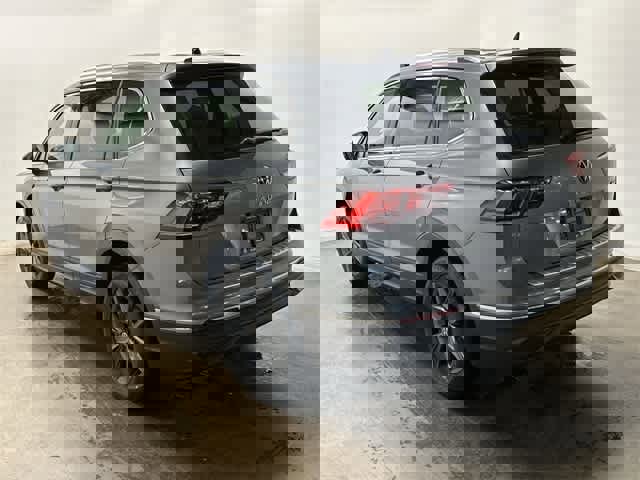 Certified 2022 Volkswagen Tiguan SE w/ Panoramic Sunroof Package image 33