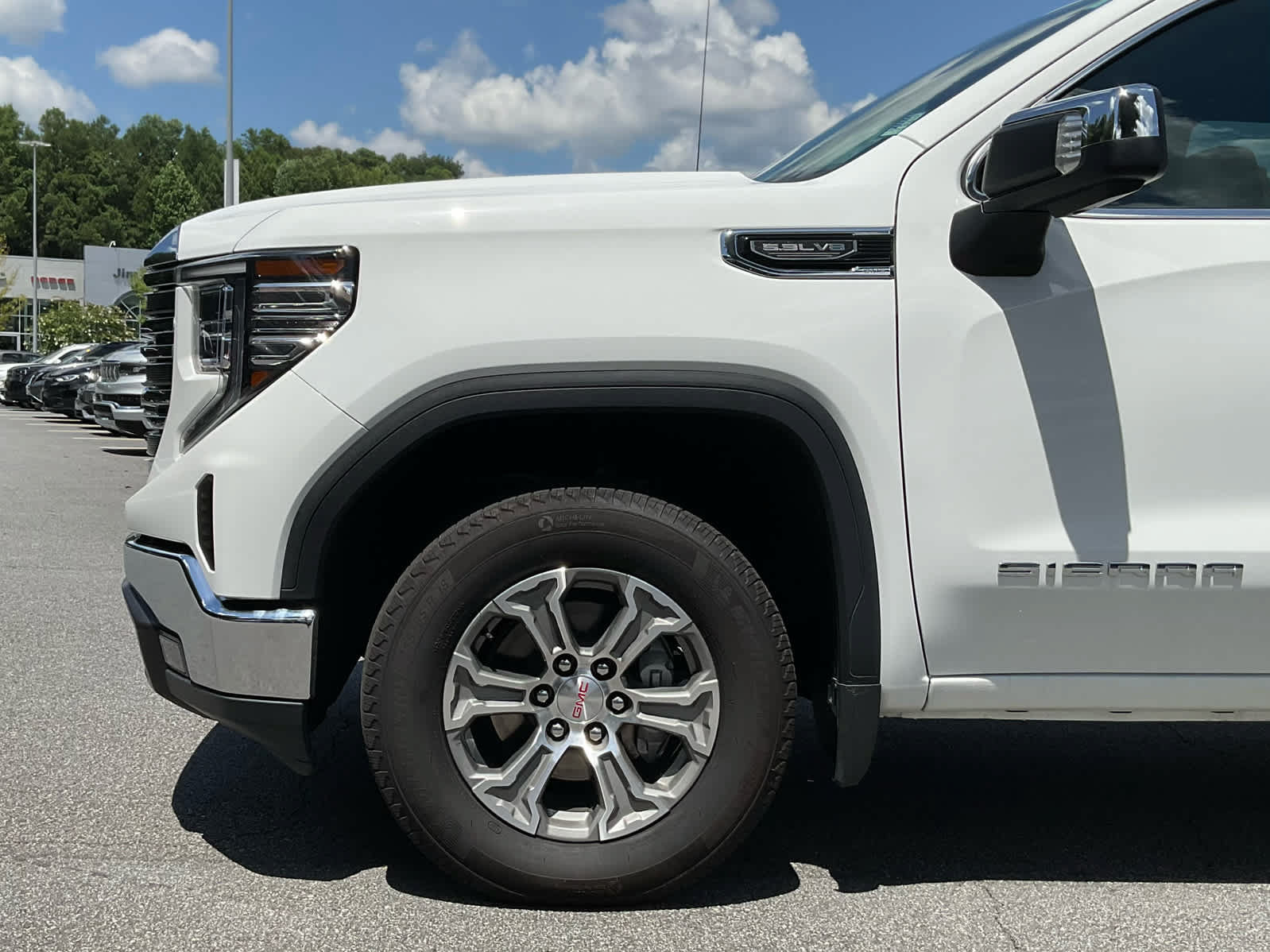 Used 2024 GMC Sierra 1500 SLT AWD/4WD image 10
