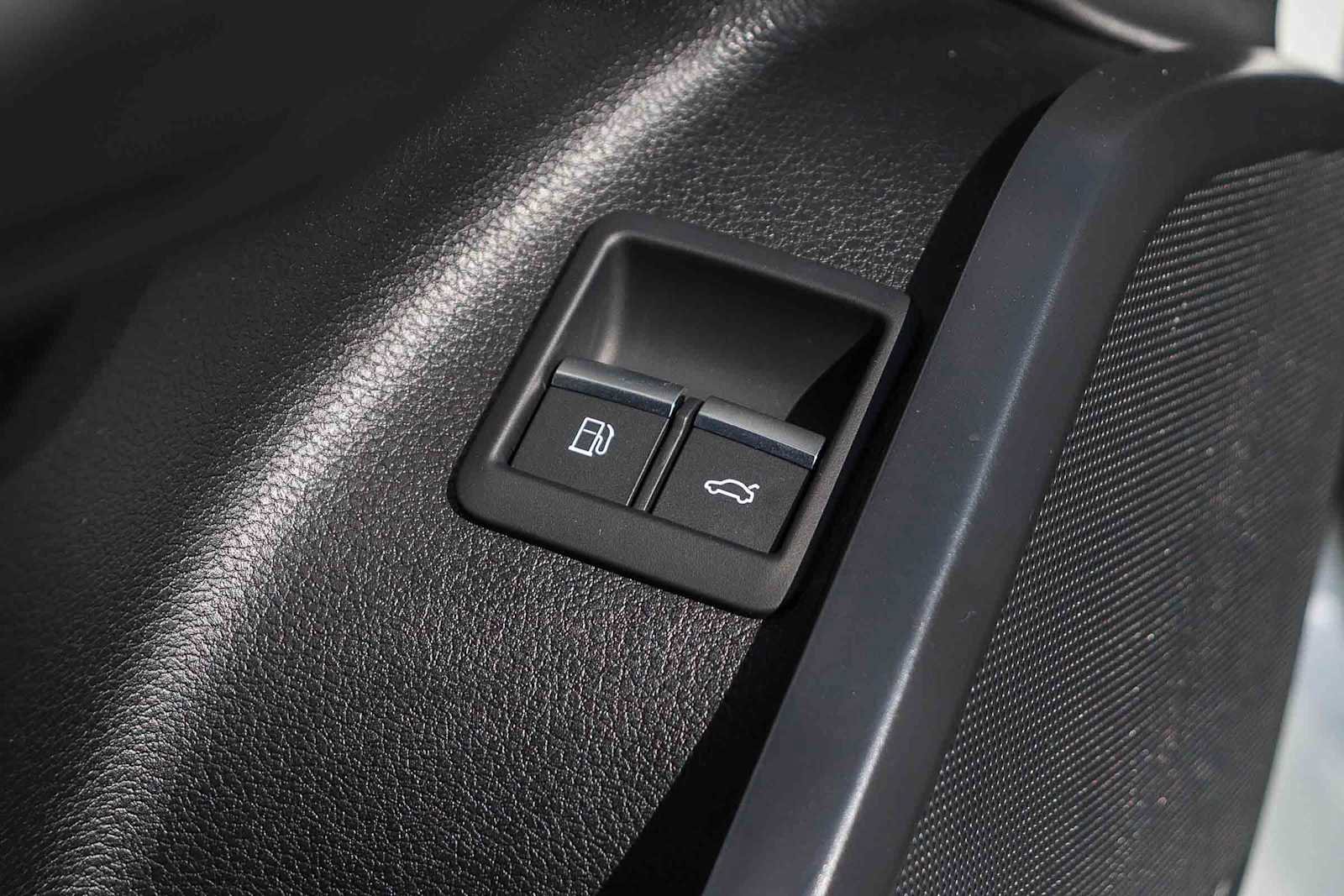 Used 2023 Audi Q5 e Premium w/ Convenience Package image 29