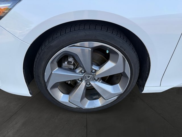 Used 2018 Honda Accord Touring image 9