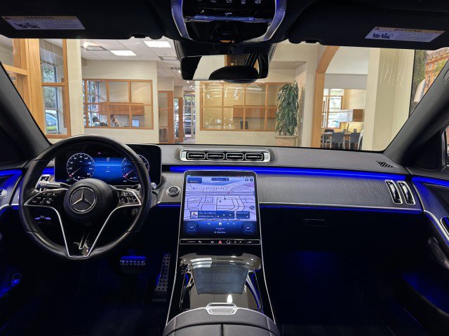 Used 2022 Mercedes-Benz S 500 4MATIC w/ AMG Line Package image 7