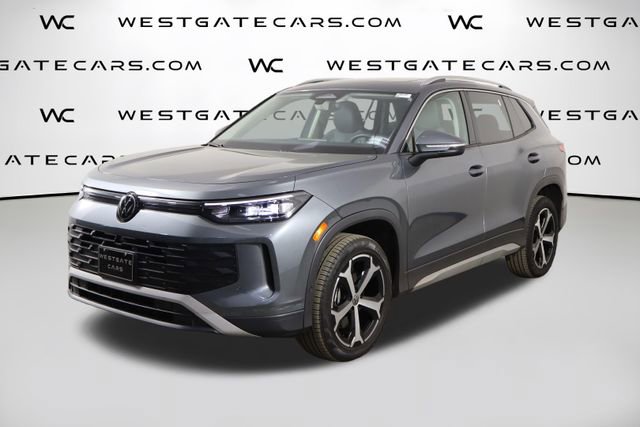 Used 2025 Volkswagen Tiguan SE