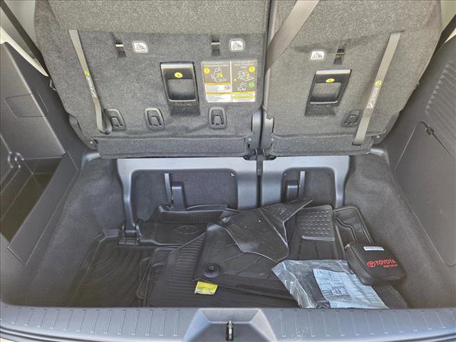Used 2025 Toyota Sienna Platinum AWD/4WD image 6