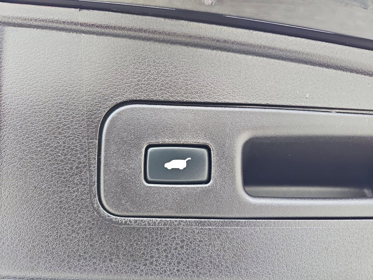 Used 2018 Acura MDX FWD image 16