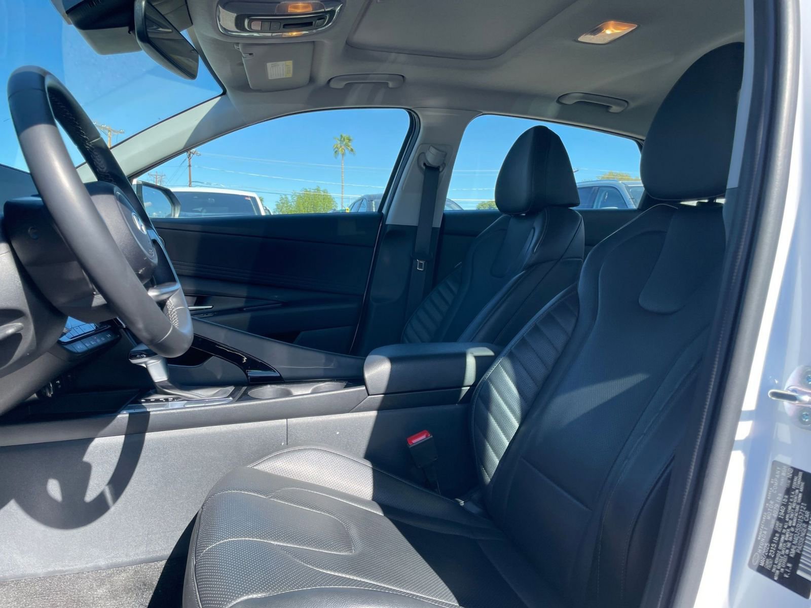 Used 2025 Hyundai Elantra Limited FWD image 29