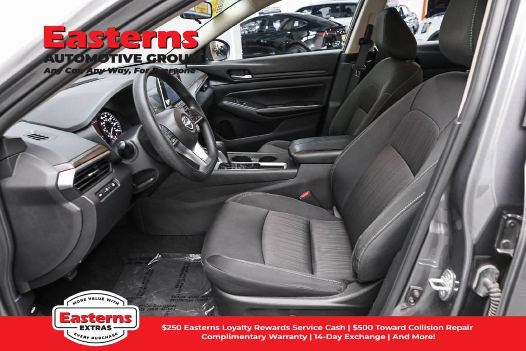 Used 2025 Nissan Altima 2.5 SV FWD image 15