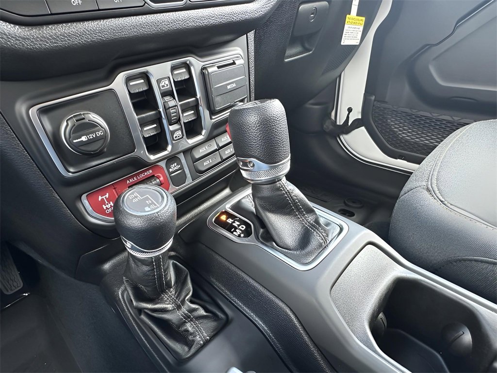 New 2025 Jeep Gladiator Willys image 14