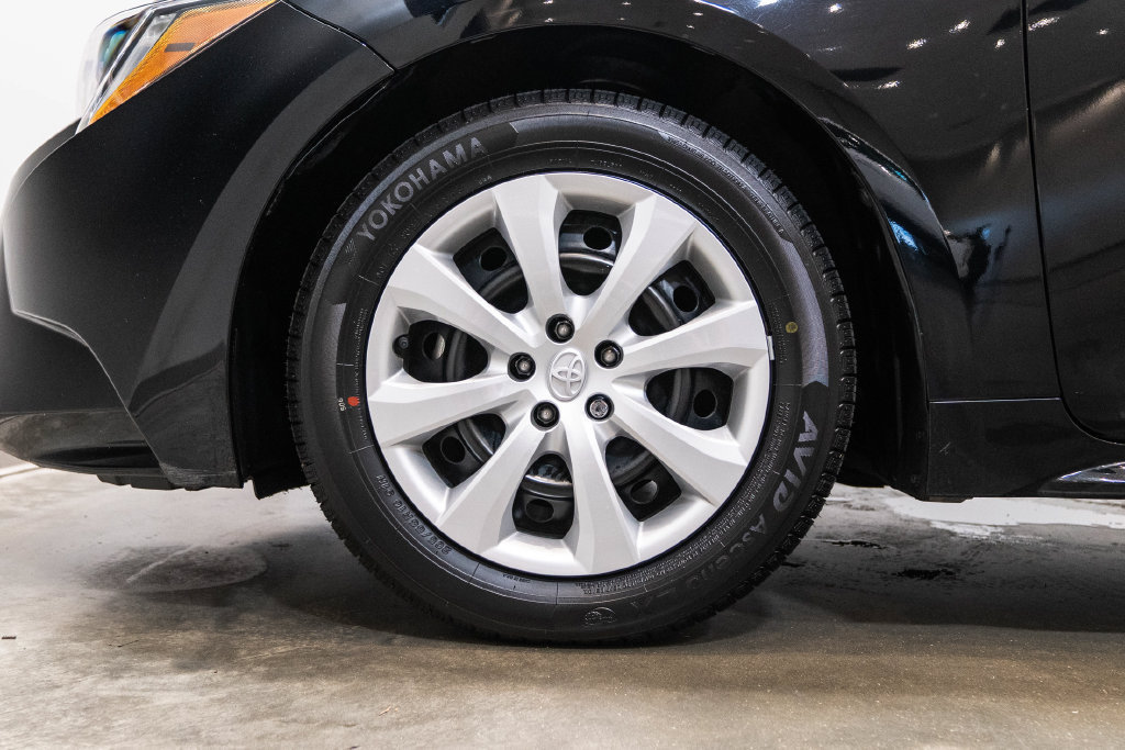 Used 2024 Toyota Corolla LE FWD image 11