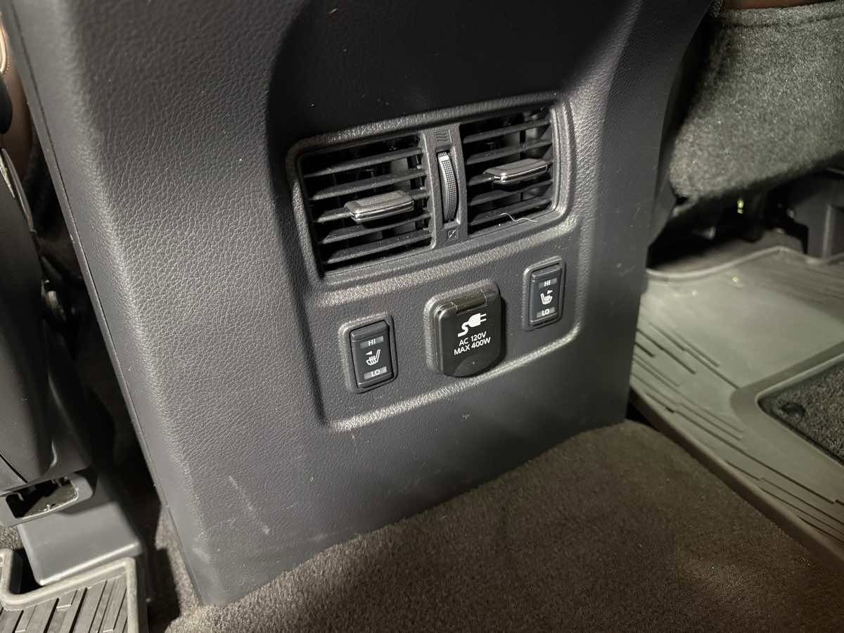 Used 2018 Nissan Titan Platinum Reserve w/ Platinum Utility Package AWD/4WD image 16