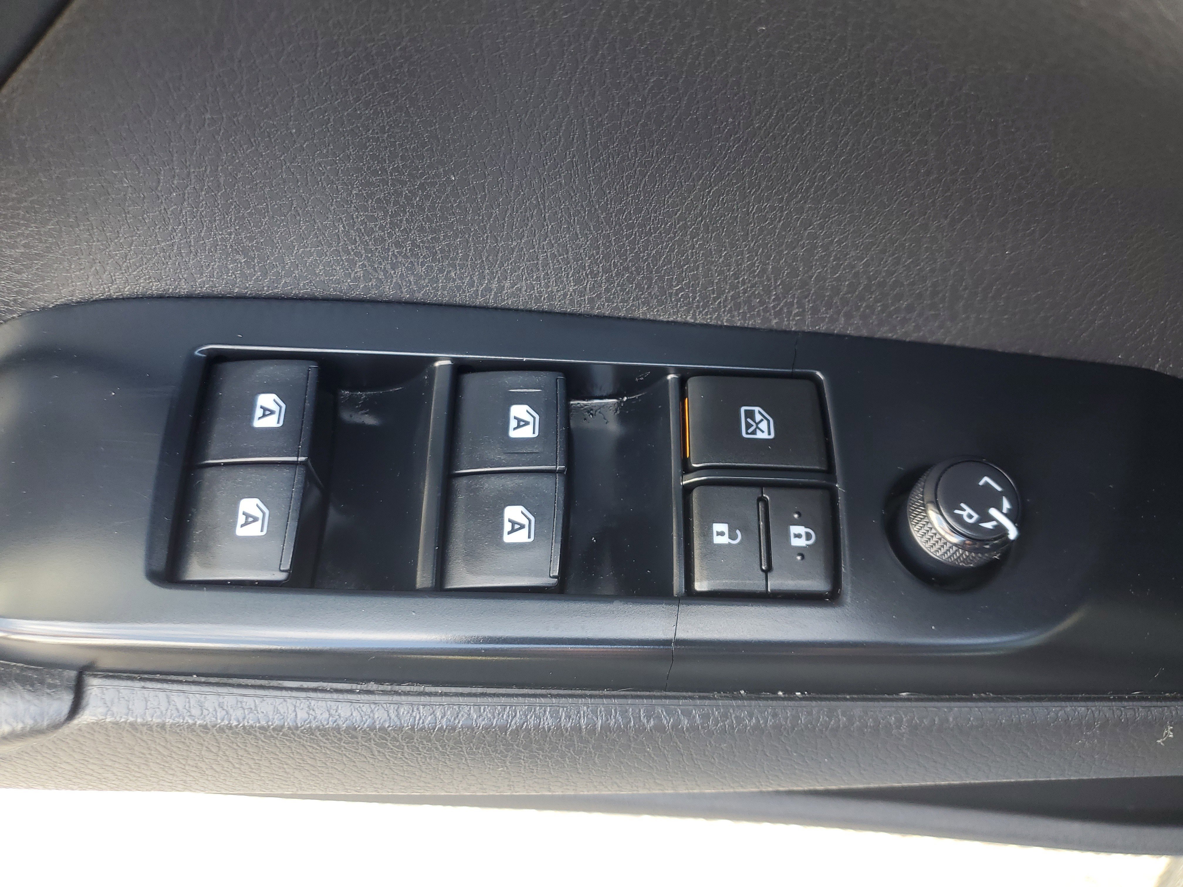 Used 2023 Volvo XC60 B6 Ultimate image 31