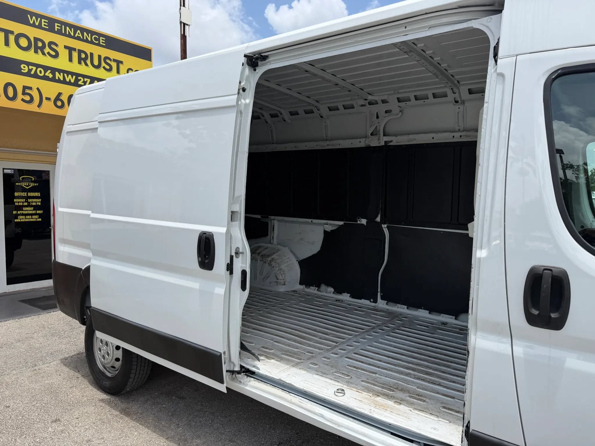 Used 2023 RAM ProMaster 3500 FWD image 8